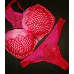 Victoria's Secret racerback 34DDD BRA SET thong Red PINK fishnet lace VERY SEXY